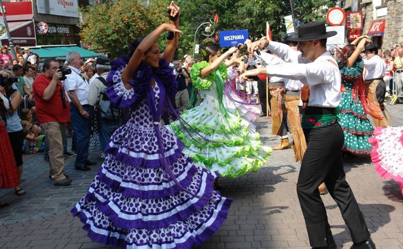 INTERNATIONAL MOUNTAIN FOLKLORE FESTIVAL