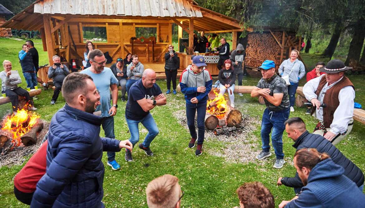 FOLK EVENING IN ZAKOPANE